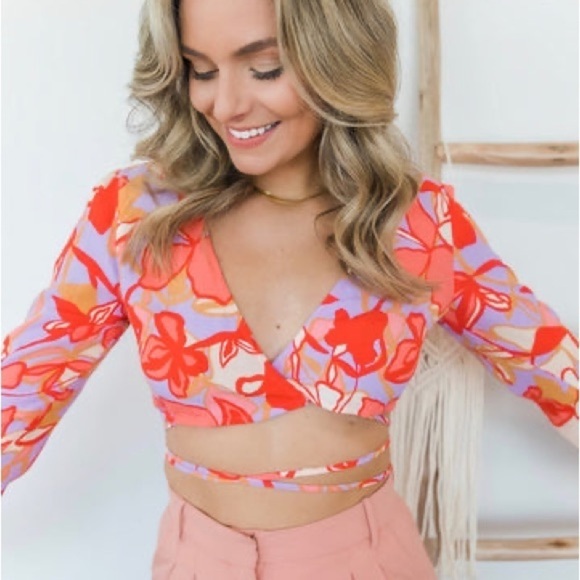 Olivaceous,M,Vibrant long-sleeved crop top w/Long Wrapped Straps,Excellent Cond. - Picture 1 of 16